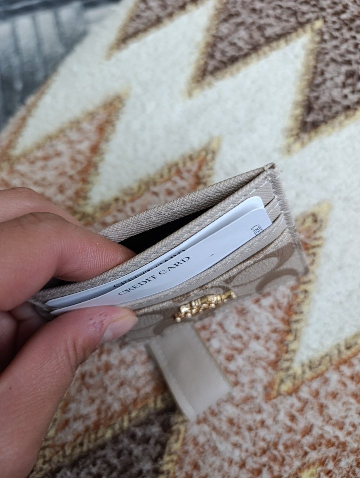 Coach Bej Monogramlı Minimal Kartlık — görsel 3/5