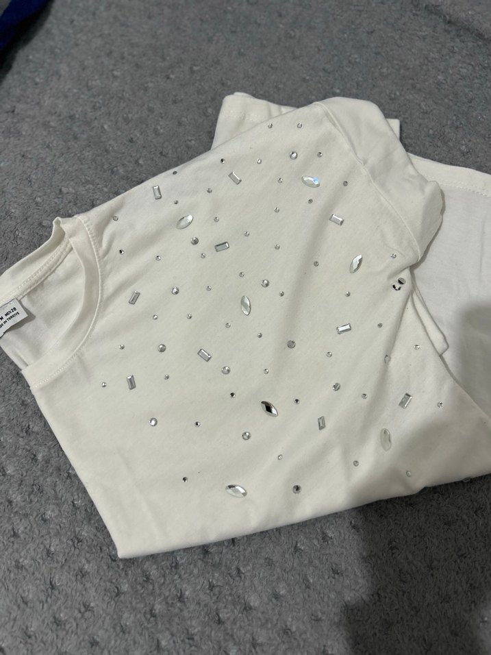 Kadın Beyaz Payetli Kısa Kollu Tişört - Görsel 3