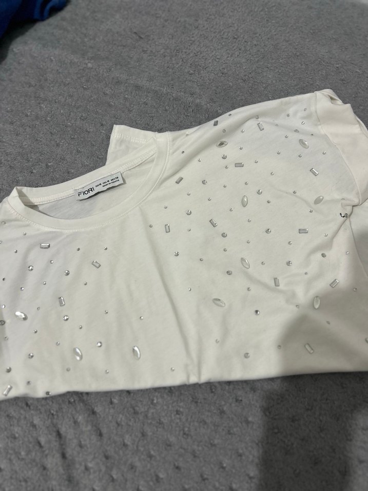 Kadın Beyaz Payetli Kısa Kollu Tişört - Görsel 2