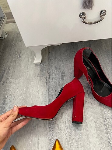 40 Beden Stiletto