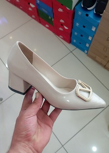 Diger Bej Kadın Tokalı Kalın Topuklu Stiletto