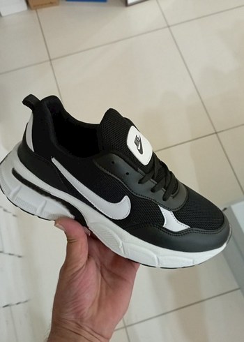 Nike Siyah Kadın Spor Ayakkabı