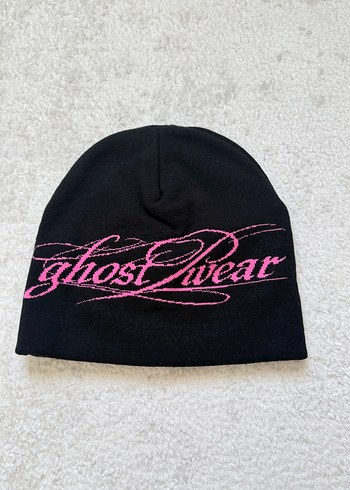 Zara Pembe Yazili Siyah Beanie Sehir Stili Ve Rahatlik