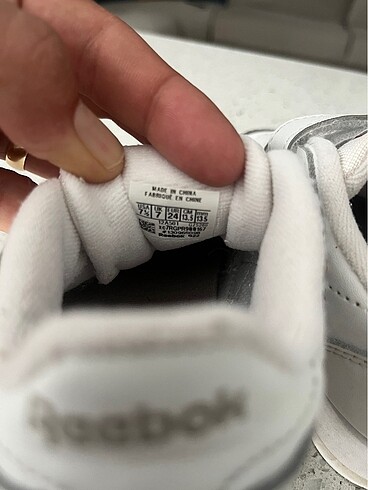 24 Beden beyaz Renk Orjinal Reebok Kız Çocuk Ayakkabı 24 Numara