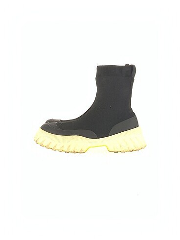Zara Bot %70 İndirimli.