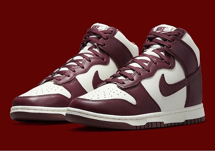 NIKE BURGUNDY DUNK MID