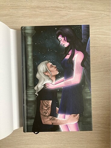 Yabancı Bir İlahi / Laura Thalassa