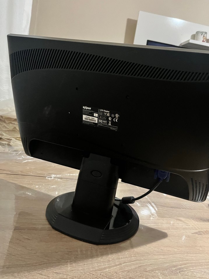 Siyah Ekranlı Monitör - Görsel 4