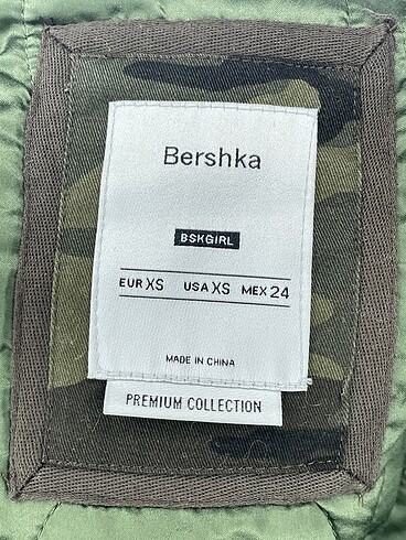 xs Beden yeşil Renk Bershka Parka %70 İndirimli.