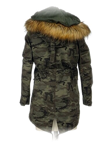xs Beden Bershka Parka %70 İndirimli.