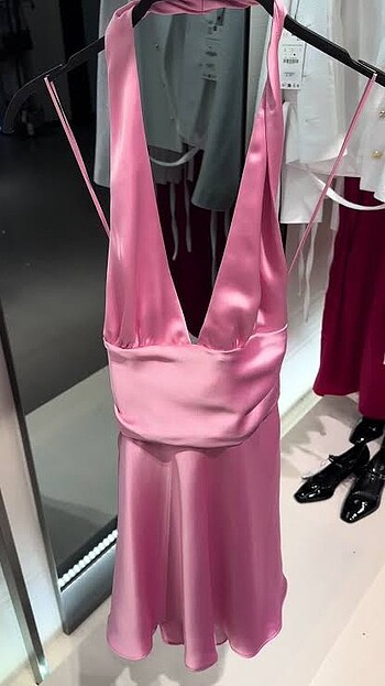 m Beden Zara fiyonklu saten elbise