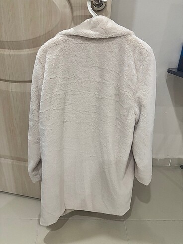38 Beden ten rengi Renk Peluş astarlı ince mont