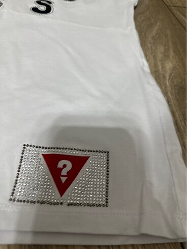 s Beden guess tshirt