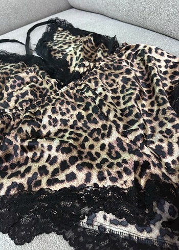 Kahverengi Leopar Desenli Dantelli Mini Tulum - Görsel 4