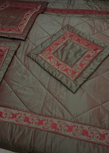 Bordo Nakışlı Yatak Örtüsü Seti - Görsel 3