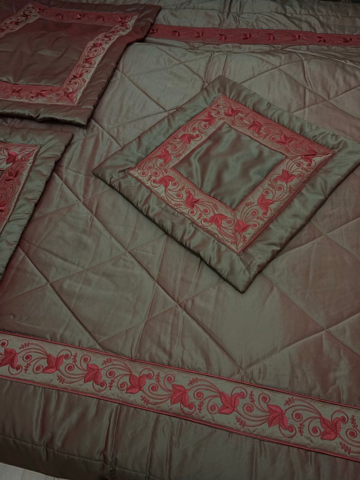 Bordo Nakışlı Yatak Örtüsü Seti - Görsel 3