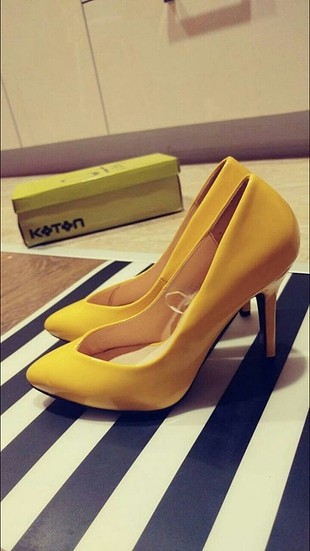 Koton Koton Sarı Rugan Topuklu Ayakkabı 37