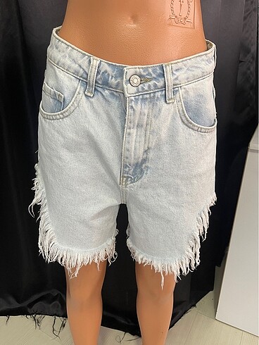 Yırtık kot jeans