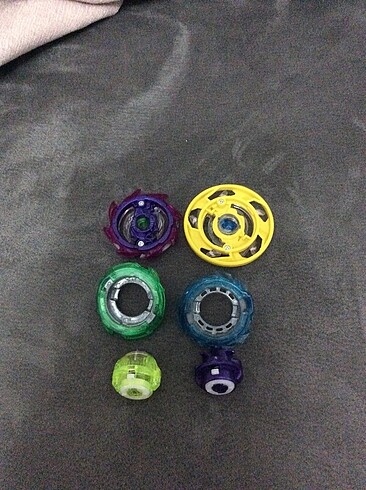 Beyblade Burst Maximum Garuda & Tornado Wyvern