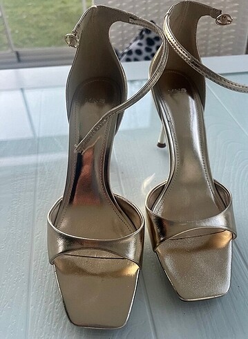 Mango topuklu bantlı sandalet - Görsel 5