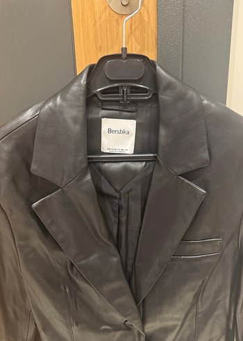 Bershka Siyah Düğmeli Kadın Deri blazer - Görsel 2