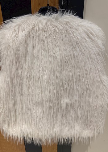 Zara Kadın Beyaz Suni Kürklü Yelek - Görsel 3