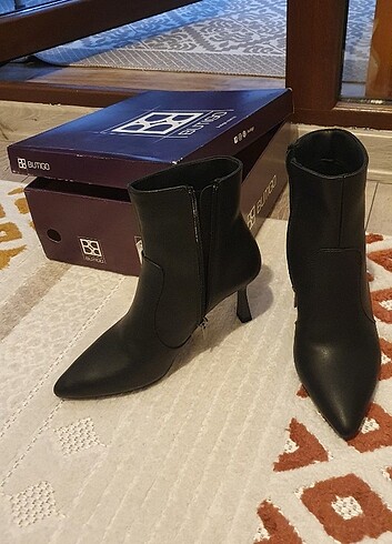 37 Beden Topuklu bot ayakkabı 
