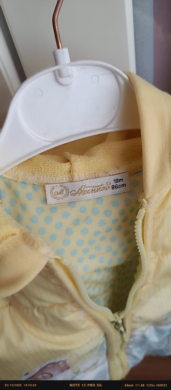 Kız Çocuk Sarı Nakışlı Fermuarlı Yelek - Görsel 2