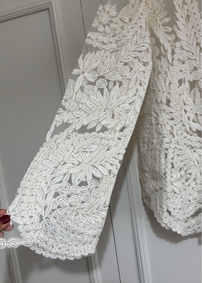 Uzun kollu dantel dokuma bluz - Görsel 3