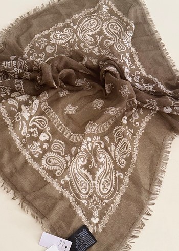 H&M Desenli
Şal 70x70 - Görsel 5