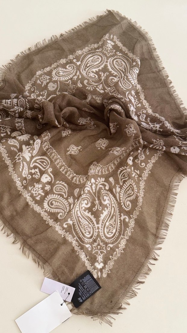 H&M Desenli
Şal 70x70 - Görsel 5