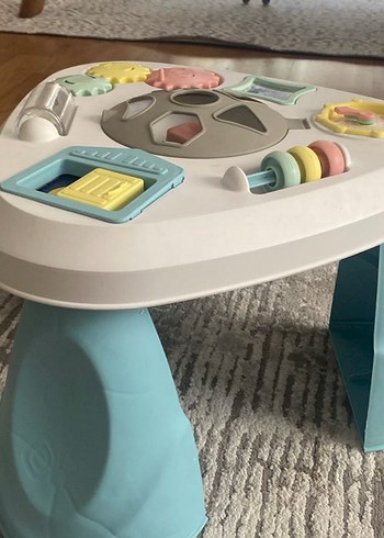 Pastel Renkli Eğitici Aktivite Masası