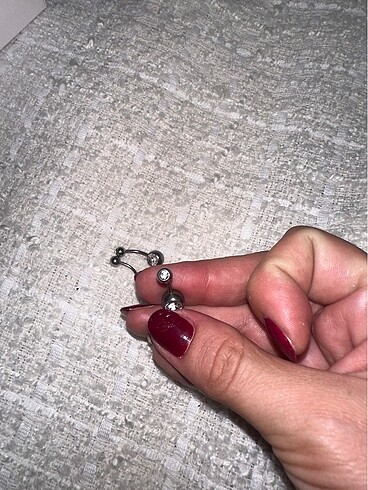 Diğer 3 adet titanyum göbek piercing