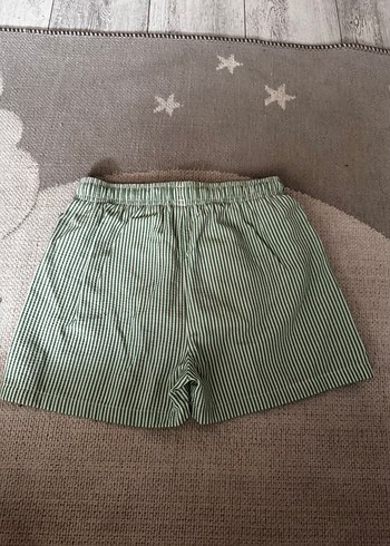 Yeşil Çizgili Mini Şort - Görsel 2