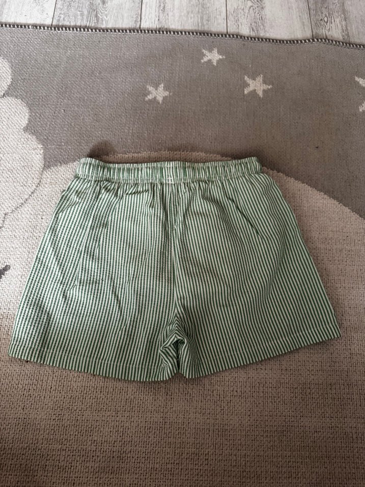 Yeşil Çizgili Mini Şort - Görsel 2