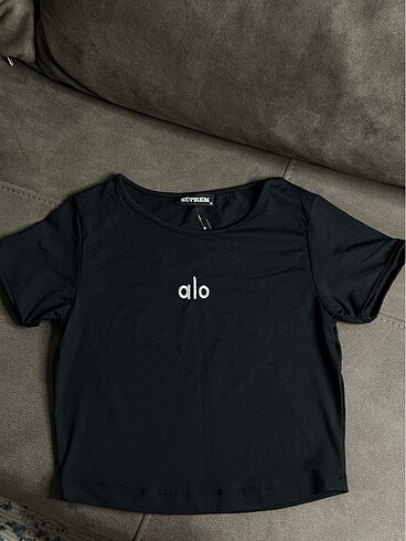 Alo yoga top crop