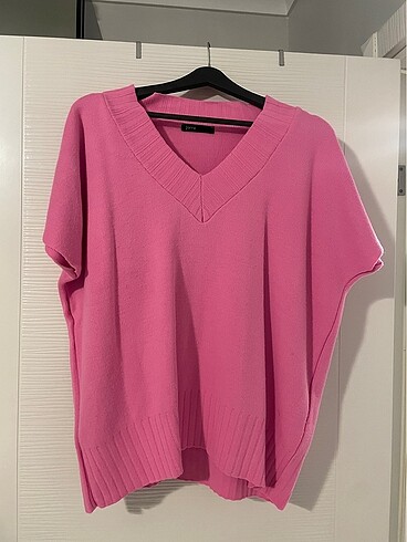 Pembe Süveter