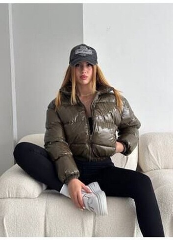 KADIN ŞİŞME MONT CROP BOMBER MODEL