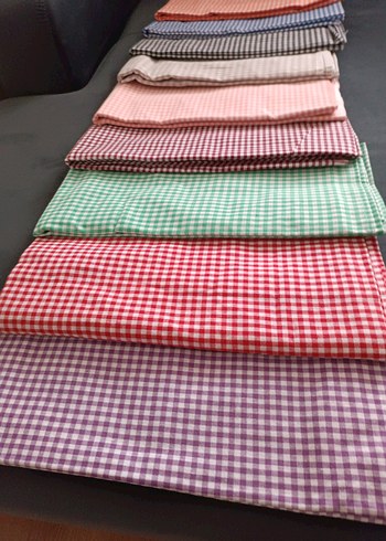 Çok Renkli Kareli Masa Örtüsü sofra bezi 170 170 ölçülerinde - Görsel 2