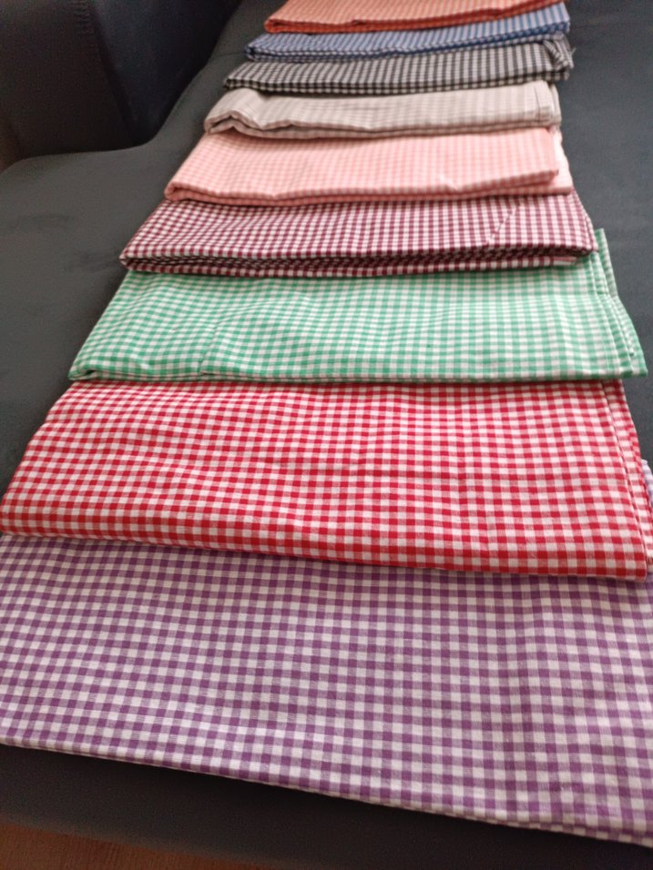 Çok Renkli Kareli Masa Örtüsü sofra bezi 170 170 ölçülerinde - Görsel 2