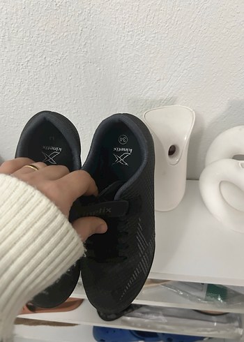 Kinetix Erkek Çocuk Siyah Cırtlı halı saha ayakkabısı - Görsel 2