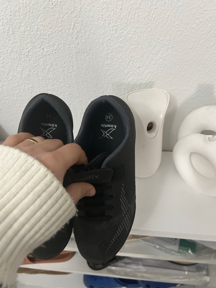 Kinetix Erkek Çocuk Siyah Cırtlı halı saha ayakkabısı - Görsel 2