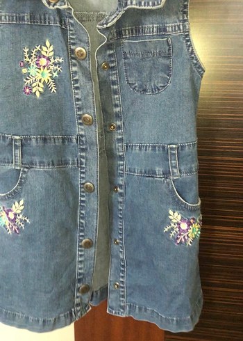 Nakışlı Düğmeli Kız çocuk Kot Yelek - Görsel 2