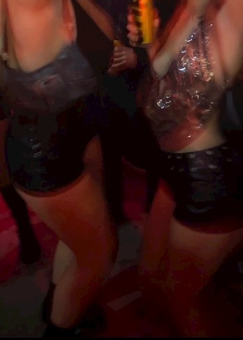 Zımbalı Siyah Deri Kadın Şort - Görsel 4