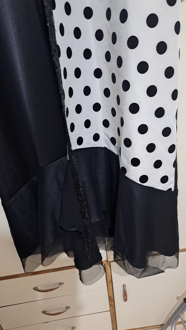 Uzun Kollu Siyah Puantiyeli Uzun abaya - Görsel 5