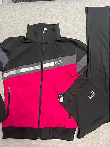 EMPORİO ARMANİ EŞOFMAN TAKIMI