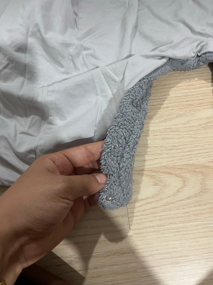 Gri Düğmeli Bebek Tulumu - Görsel 3