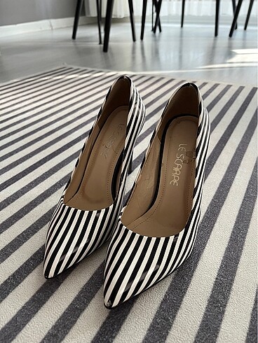 Diğer Stiletto topuklu ayakkabı