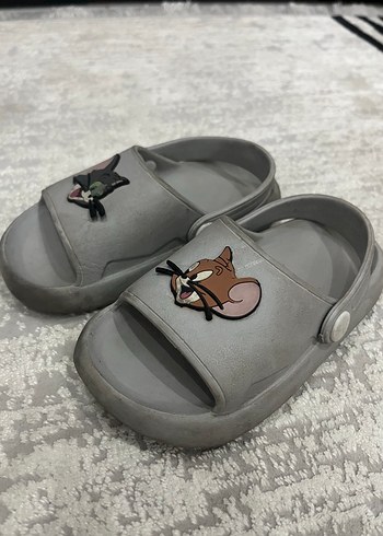 Gri Kaydırmaz Sokak Stili Erkek Çocuk Terlik - Görsel 2