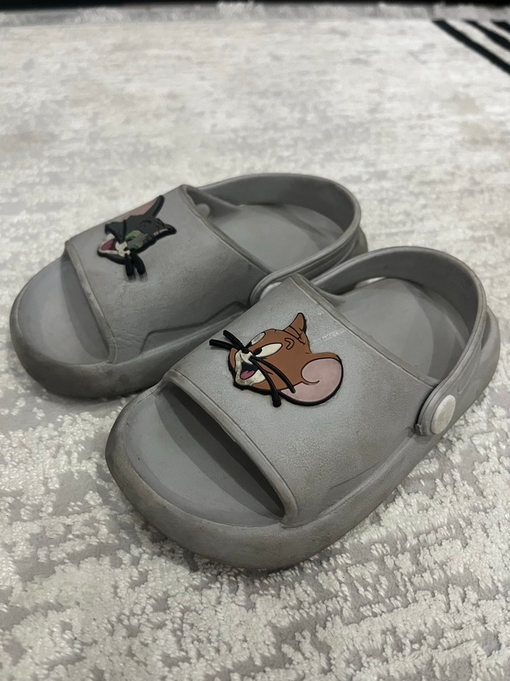 Gri Kaydırmaz Sokak Stili Erkek Çocuk Terlik - Görsel 2